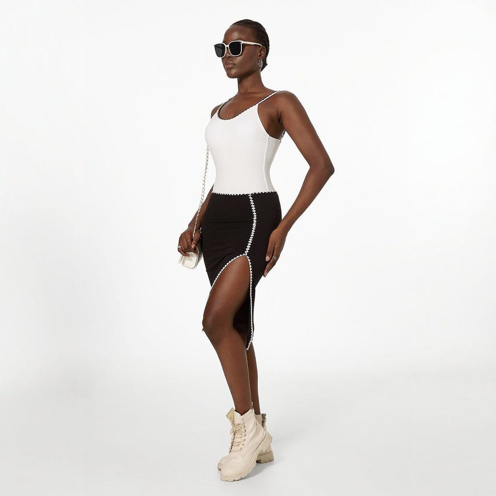 Diamond Lattice Texture Cloth Contrast Color Embroidery Hook Classic One Piece Over The Knee Swimsuit